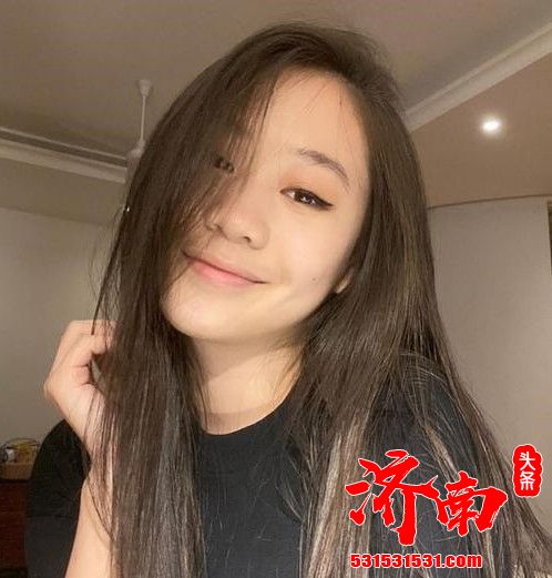 李连杰17岁小女儿身材曝光 长发披肩时尚又性感