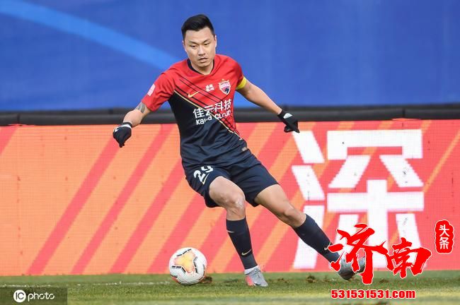 中超-深圳vs青岛半场；马里贡献1球 深圳1-0领先