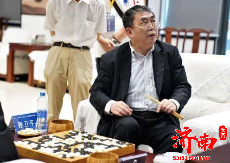 柯洁不是说天分一定高过老聂 而是这些年来围棋界的发展 他肯定比当年聂卫平更厉害了