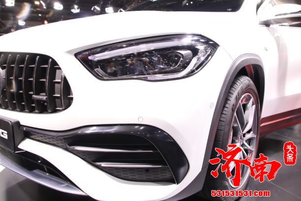 梅赛德斯-AMG GLA 35上市 2.0T发动机 售43.98万元