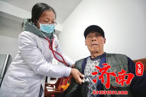 请让我成为你的“医靠”！济南党员家庭医生发挥先锋模范作用，为村民健康“守门”