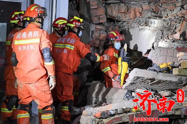 长沙居民自建房倒塌事故造成23人被困，目前已救出5人还有39人失联