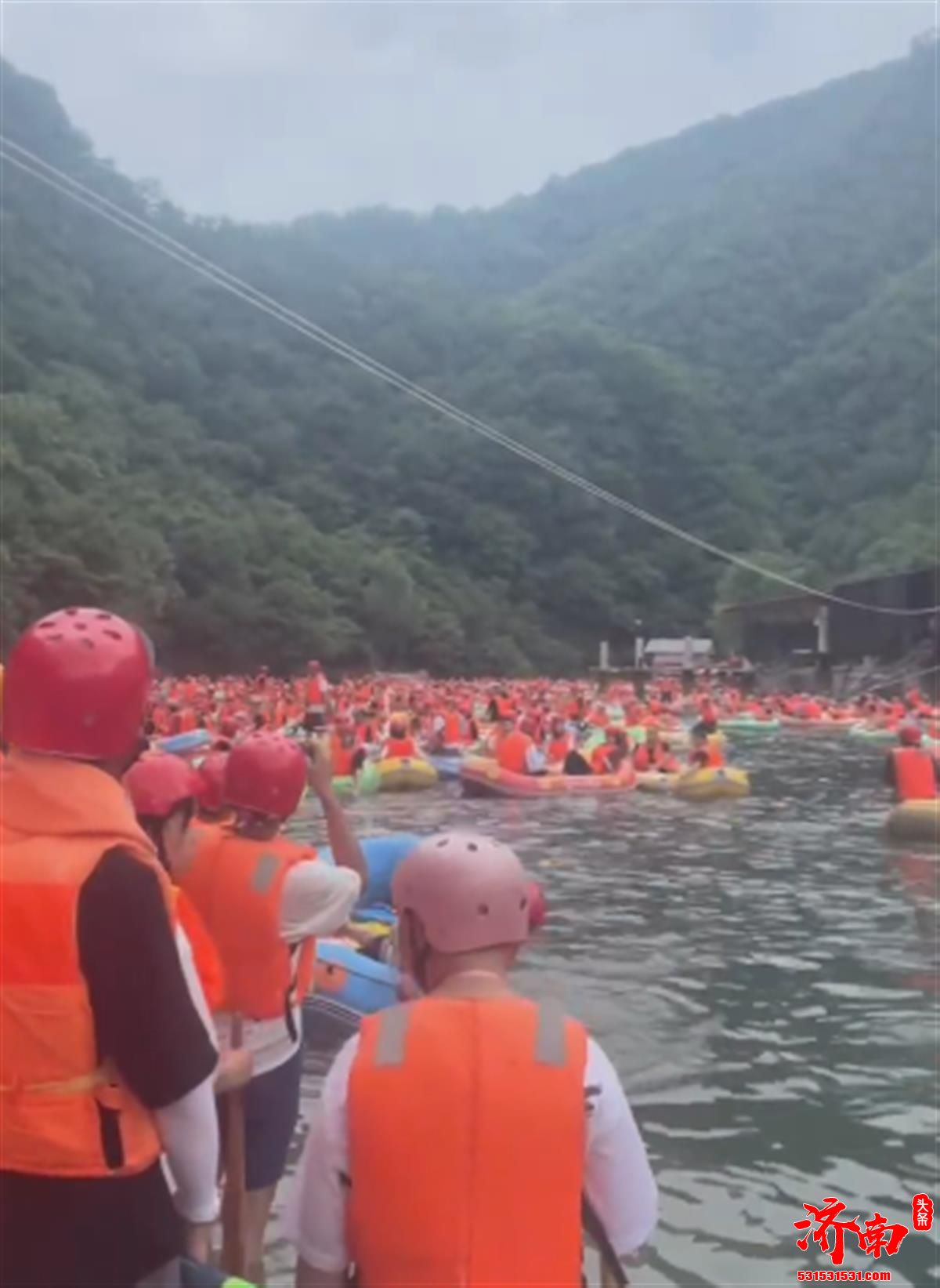 “退票”,陕西安康秦岭峡谷乐园景区漂流游客等两小时不开闸,文旅局：已下令整改